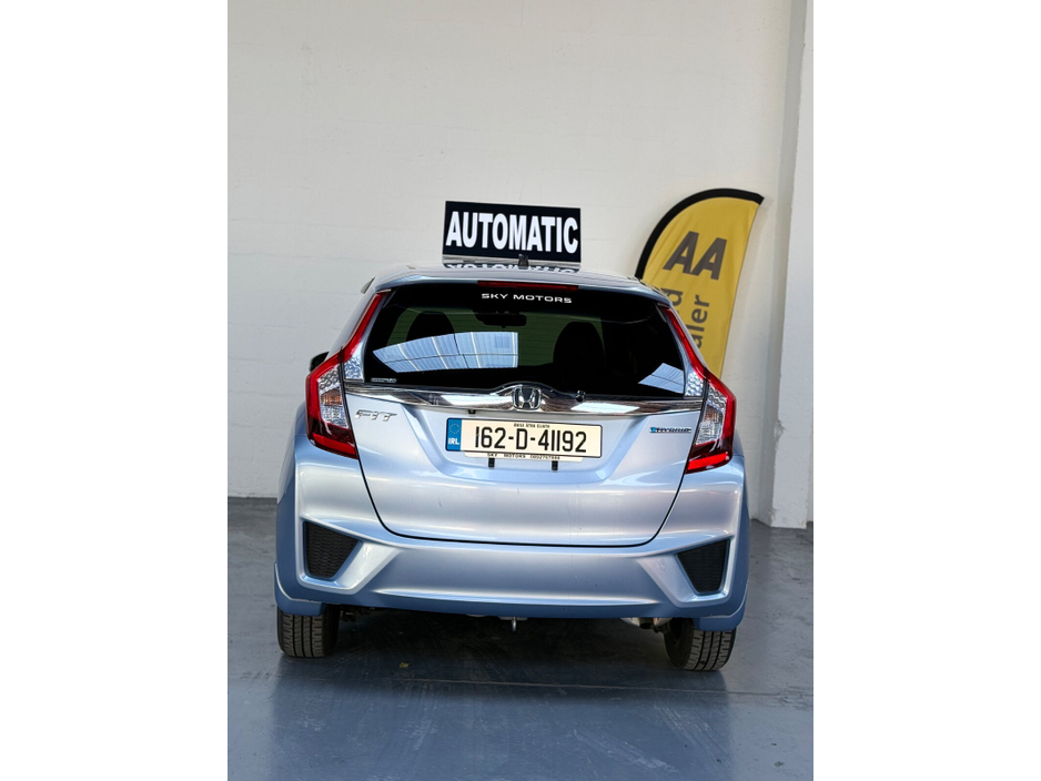 2016 Honda Fit - image 7