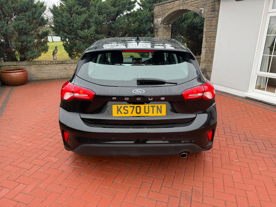 2020 Ford Focus - image 9