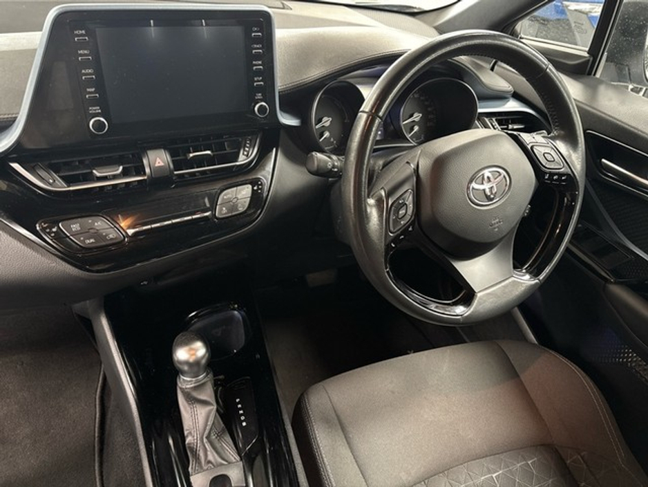 2022 Toyota C-HR - image 8