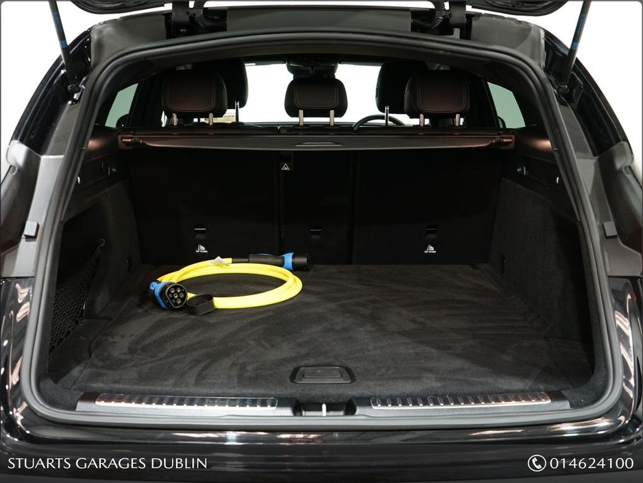 2023 Mercedes-Benz EQC *PREMIUM PLUS* 400 AMG LINE: OBSIDIAN BLACK METALLIC, ARTICO LEATHER, SUNROOF, 360 CAMERA, HEADS UP DISPLAY, 21” DIAMOND CUT TURBINE ALLOYS, KEYLESS €45,945