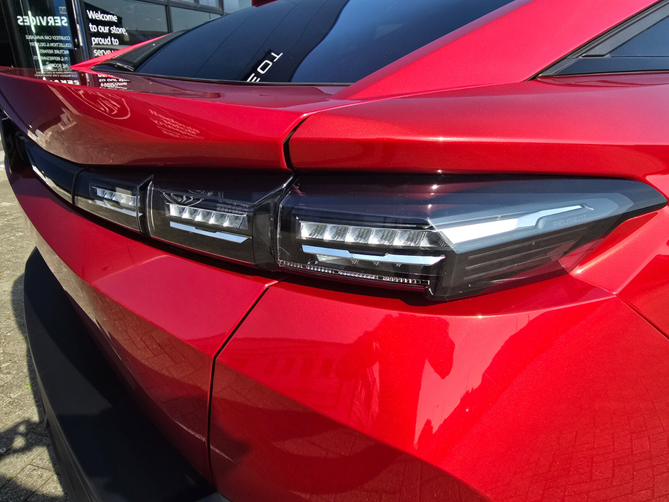 2025 Peugeot 408 - image 8