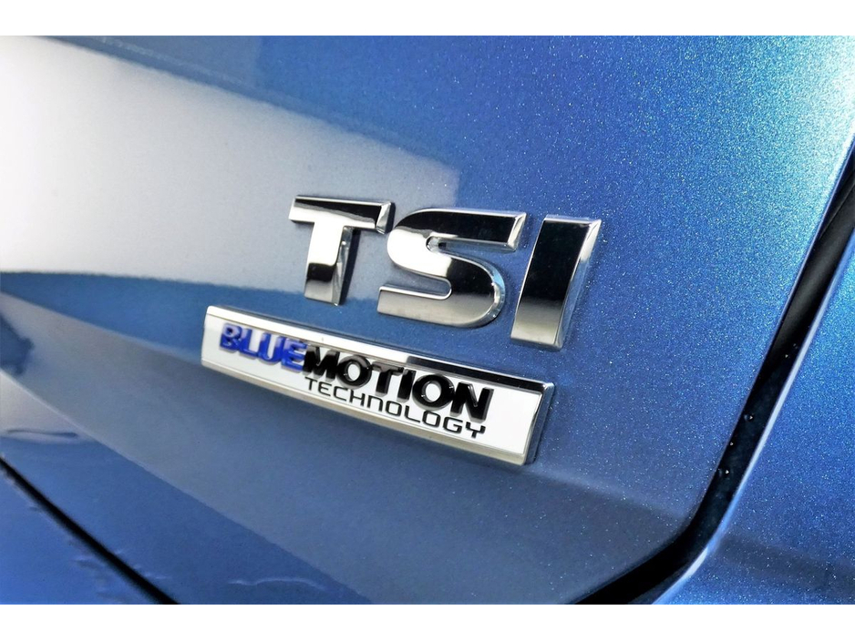 2016 Volkswagen Golf - image 25