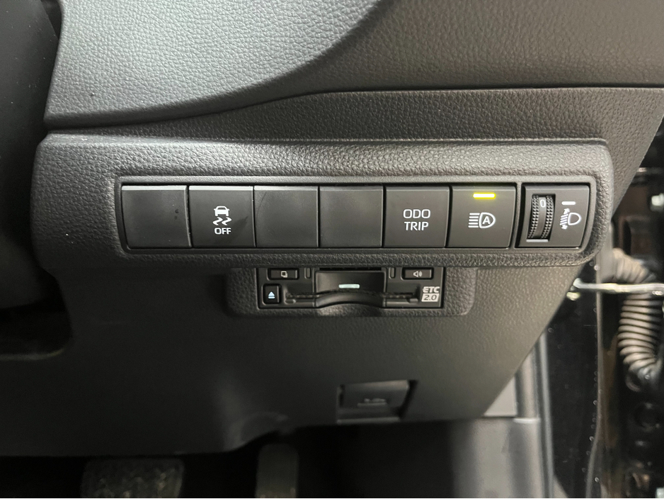 2025 Toyota Corolla - image 10