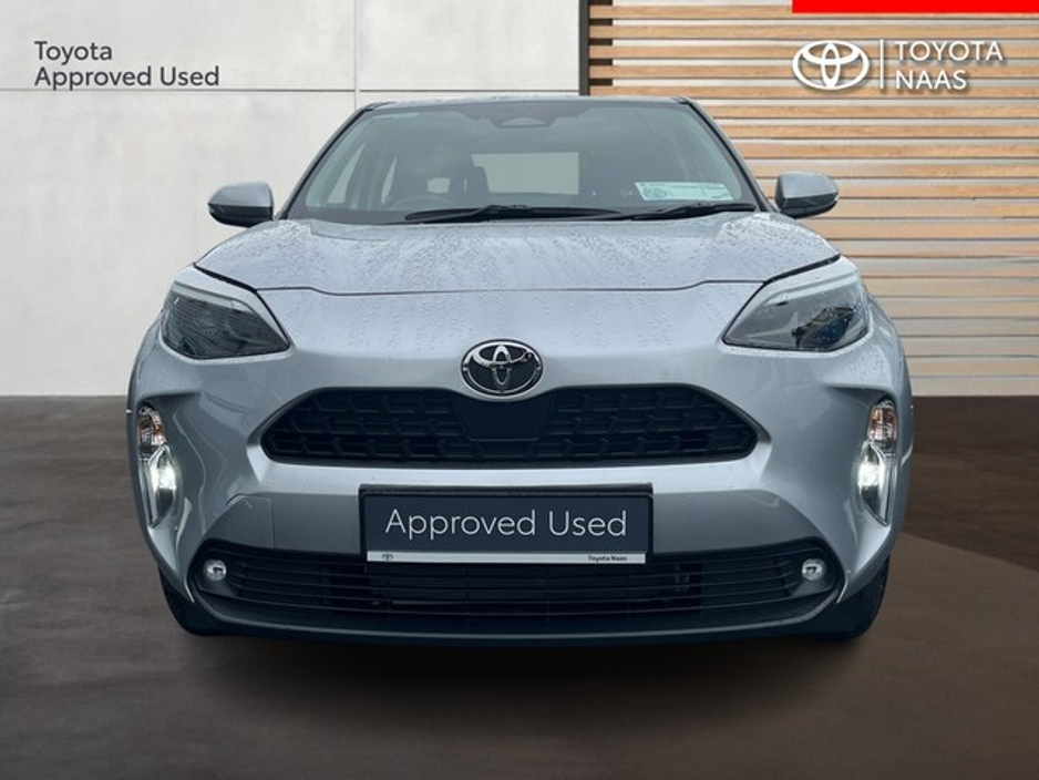 2025 Toyota Yaris Cross - image 5