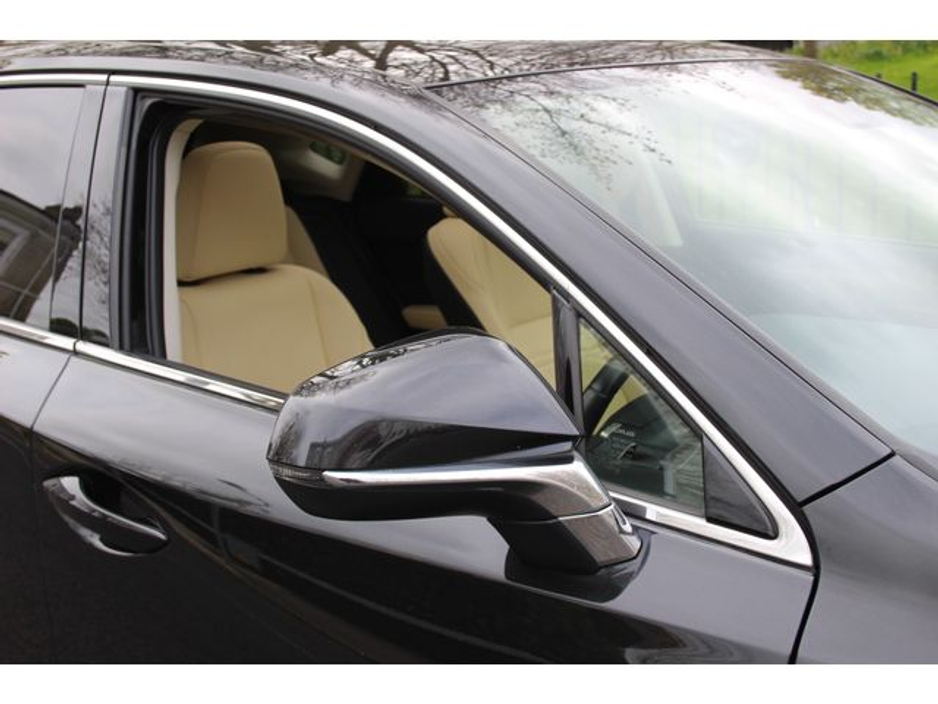 2019 Lexus NX 300 h - image 6