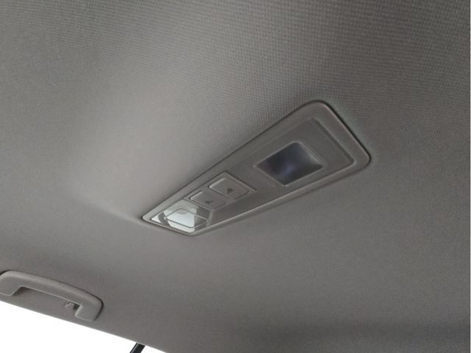 2019 Volkswagen Golf - image 17