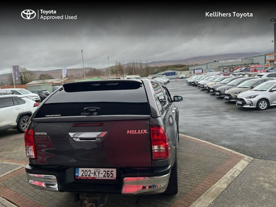 2020 Toyota Hilux - image 4