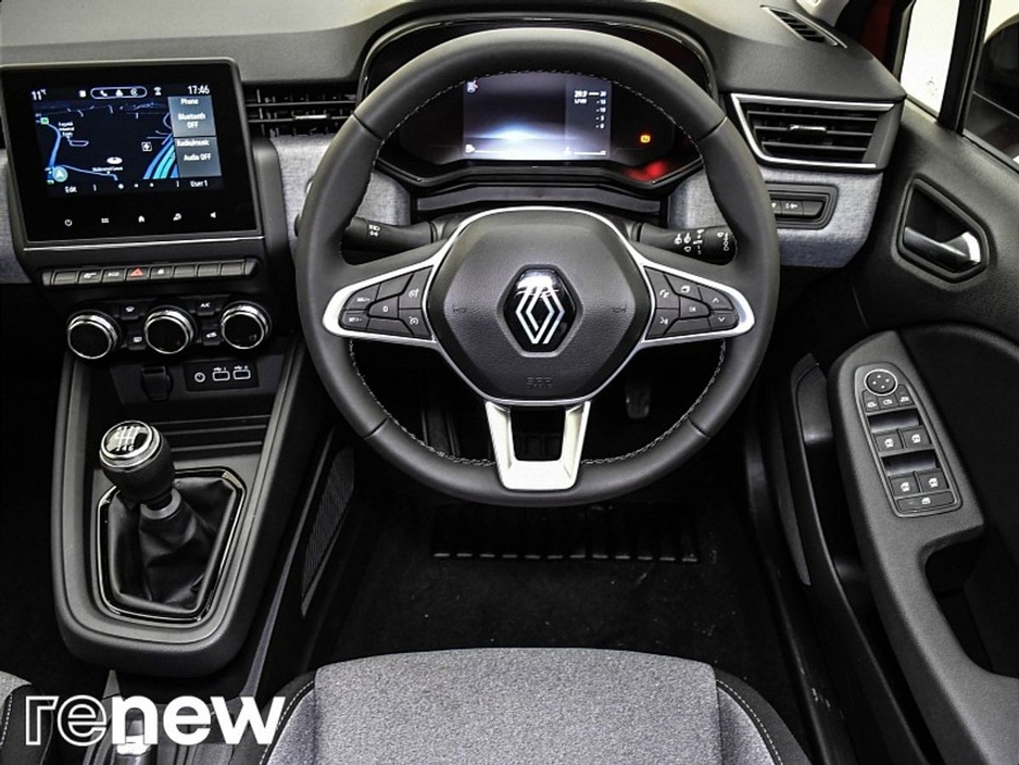 2025 Renault Clio - image 22