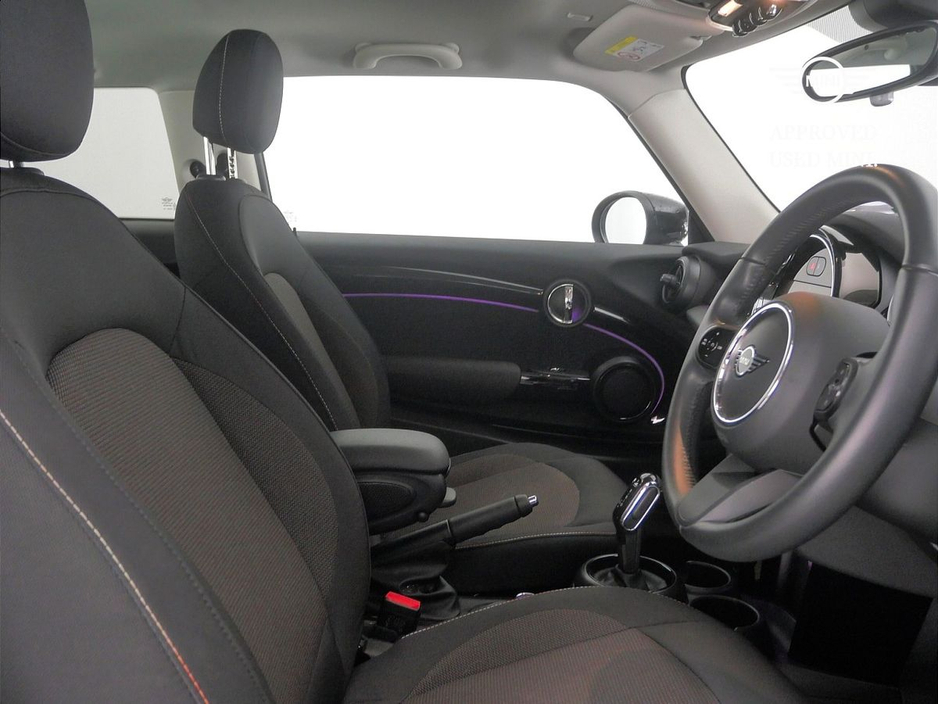 2024 MINI Hatch 3-Door Cooper Classic €29,900