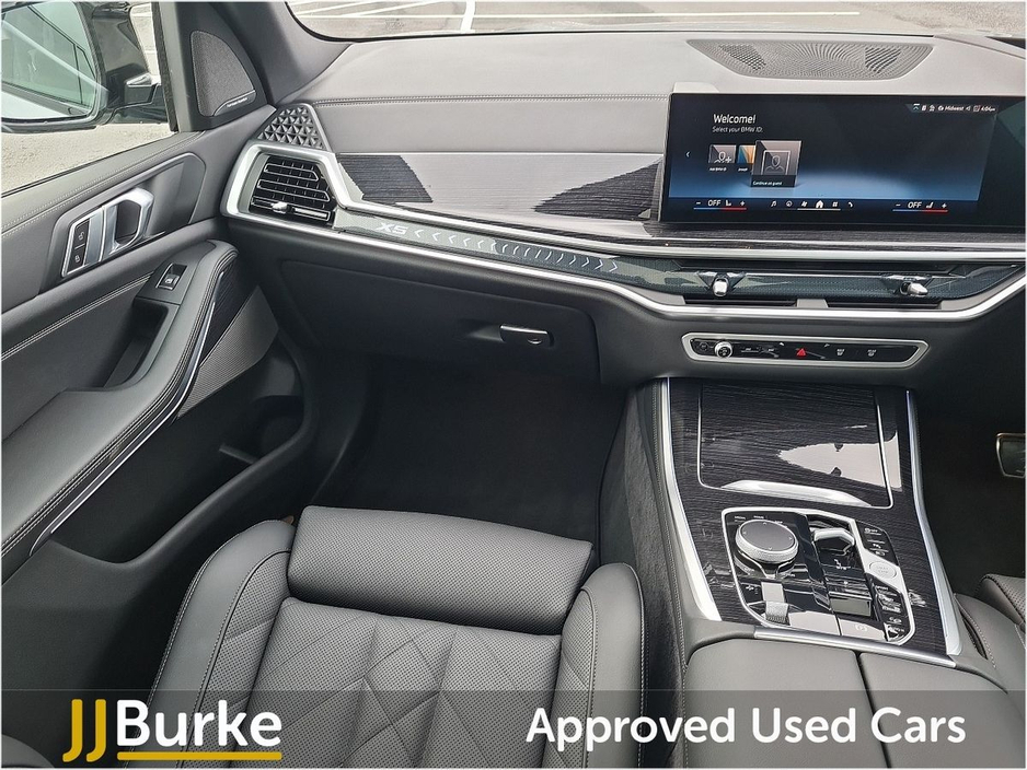 2025 BMW X5 - image 21