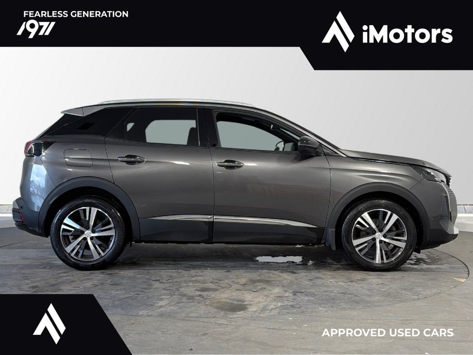 2023 Peugeot 3008 - image 2