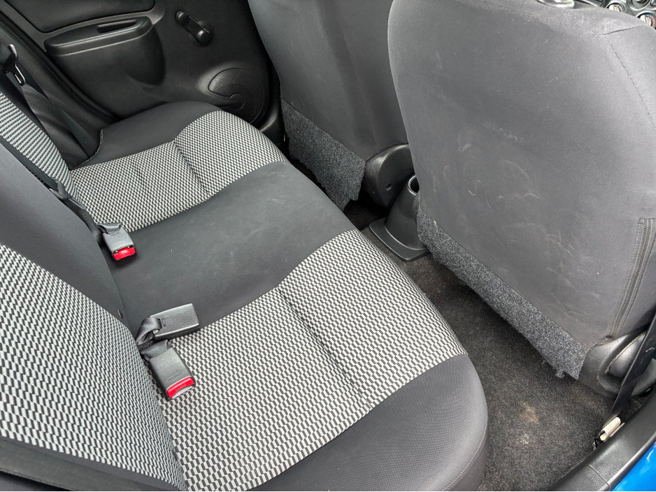 2016 Nissan Micra - image 10