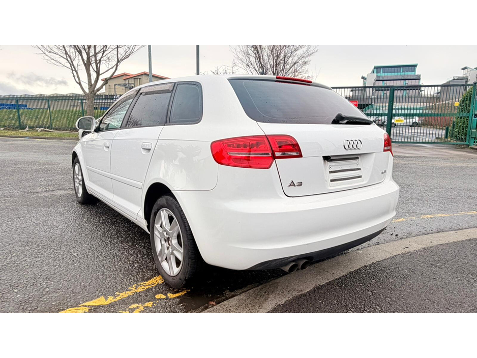 2010 Audi A3 - image 3