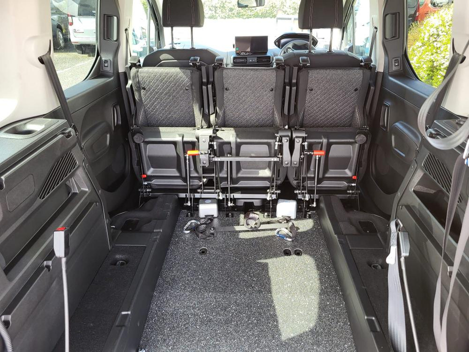 2026 Peugeot Rifter - image 26