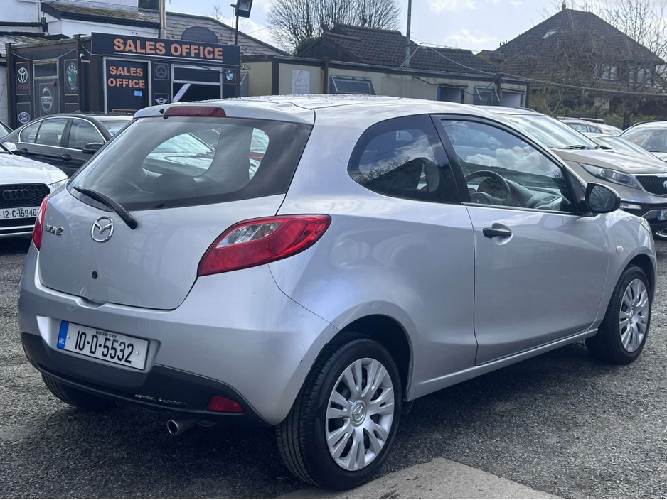 2010 Mazda Mazda2 - image 5