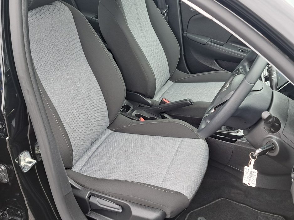 2025 Opel Corsa - image 8