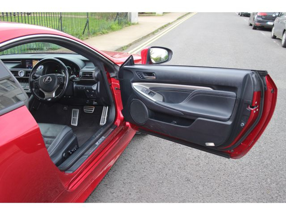 2016 Lexus RC 300 h - image 14