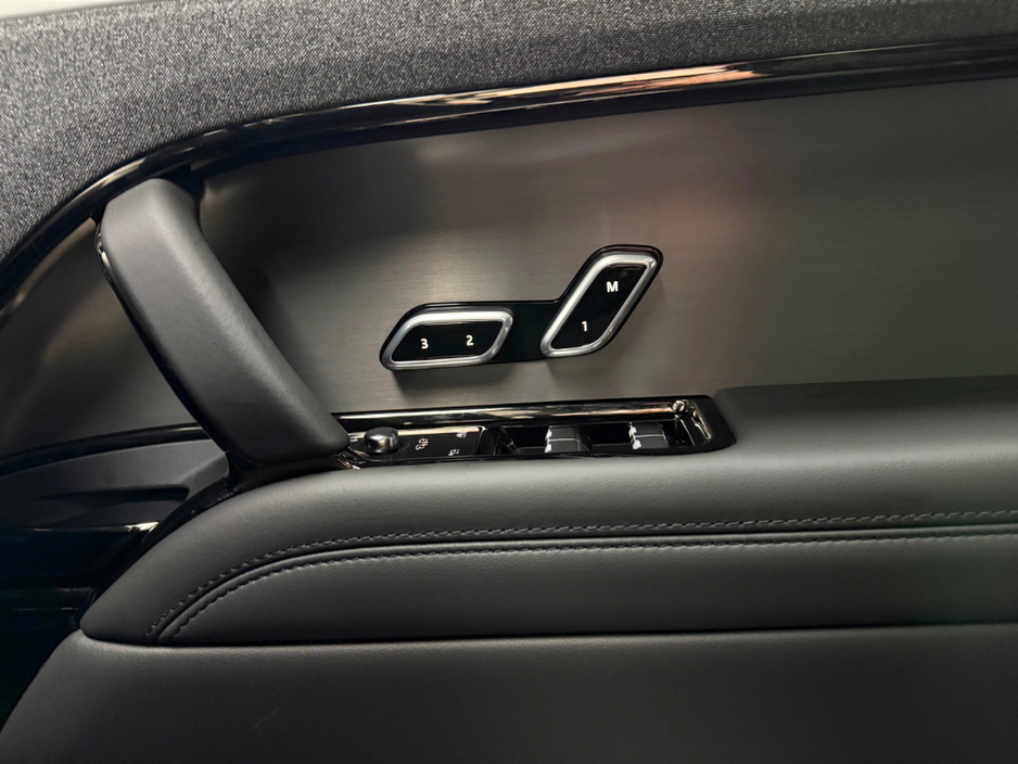 2026 Land Rover Range Rover Sport - image 21