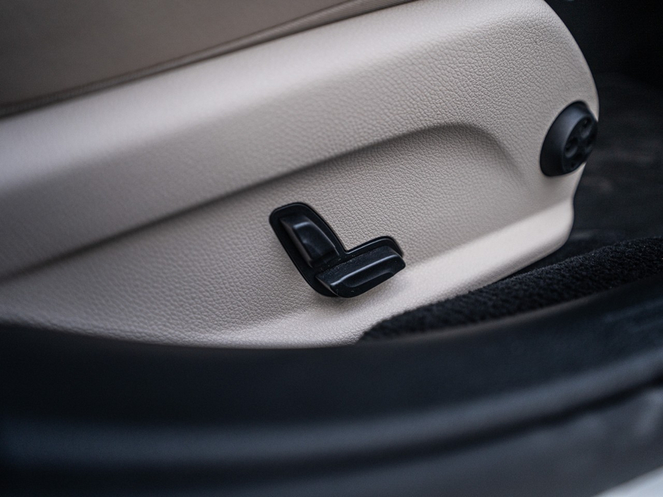 2016 Mercedes-Benz E Class - image 21