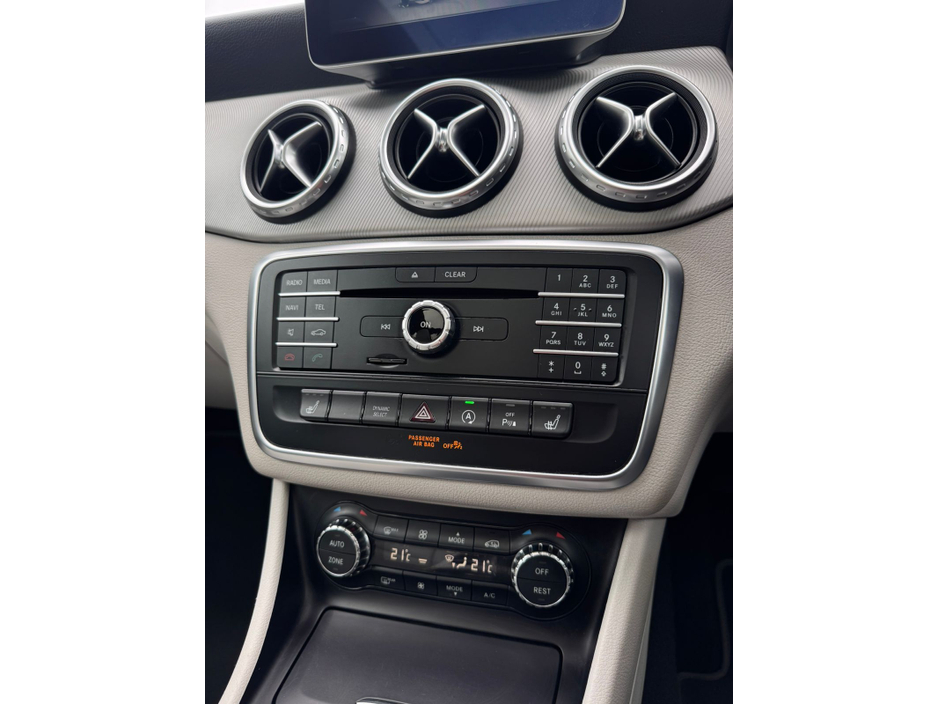 2016 Mercedes-Benz GLA Class - image 29