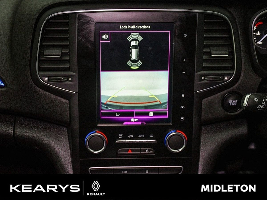 2020 Renault Megane - image 30