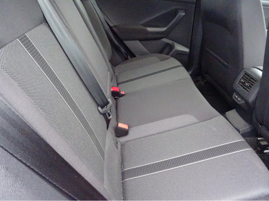 2023 Volkswagen T-Roc - image 15