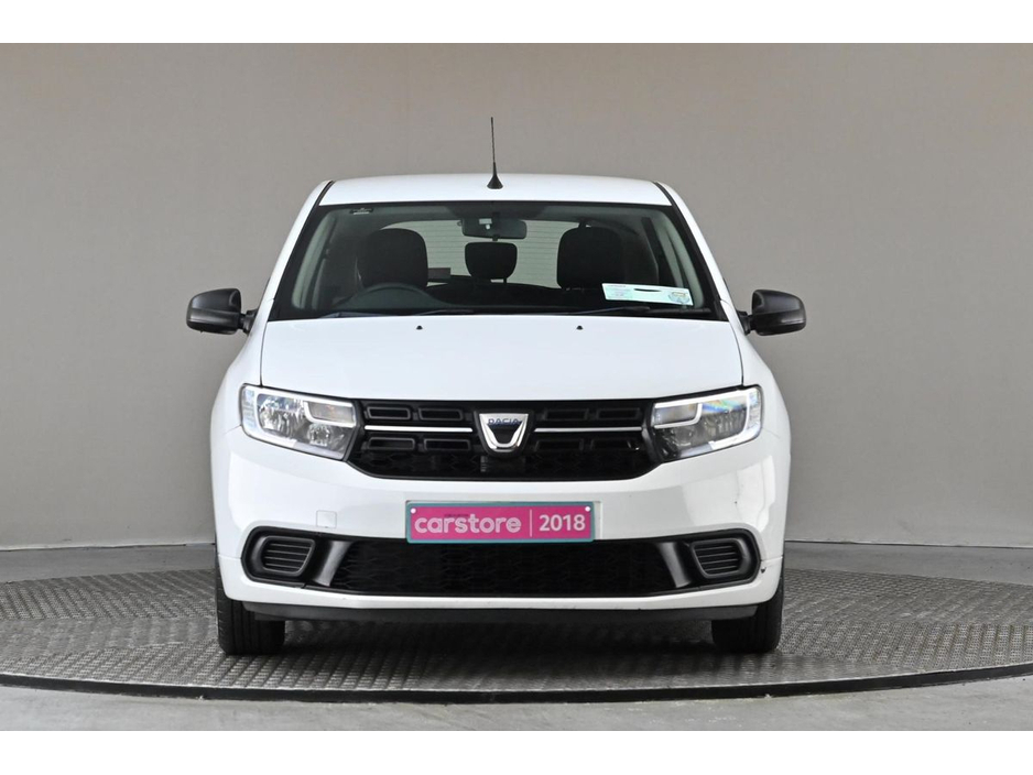 2018 Dacia Sandero - image 2