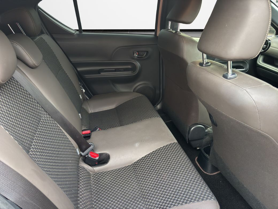 2019 Toyota Aqua CROSSOVER €14,888