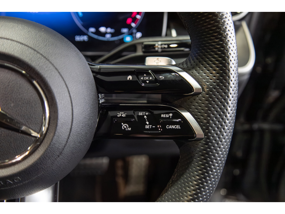 2025 Mercedes-Benz GLC Class - image 17