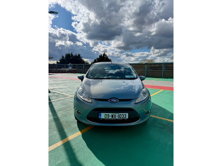 2009 Ford Fiesta - image 3