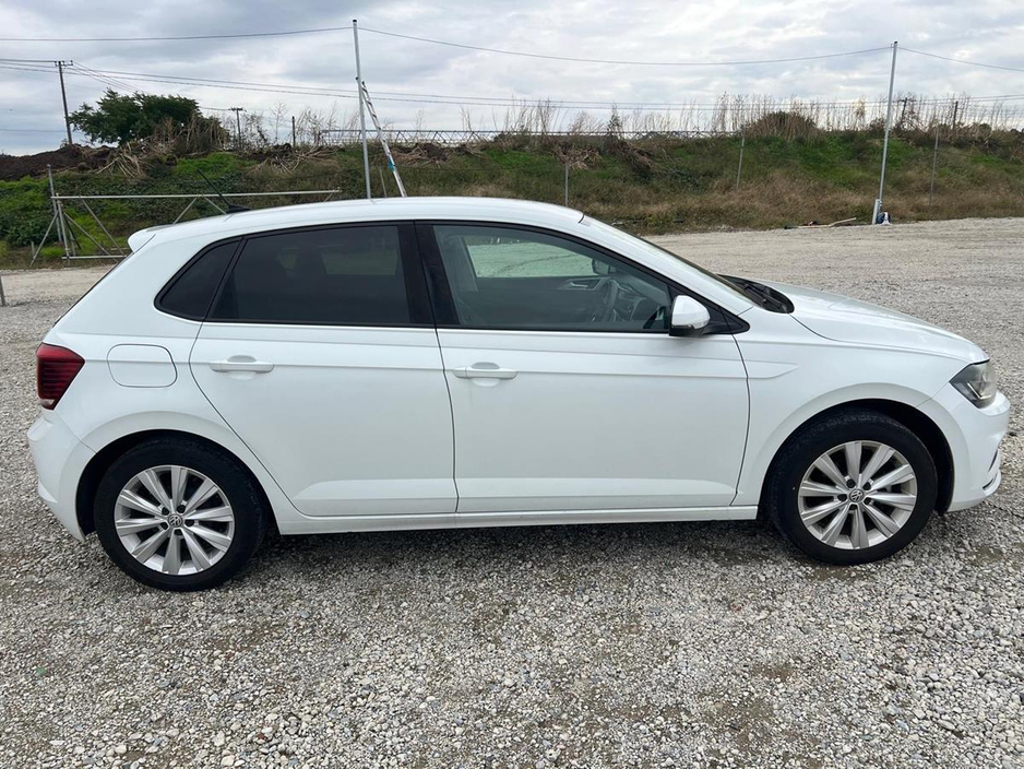 2019 Volkswagen Polo - image 9