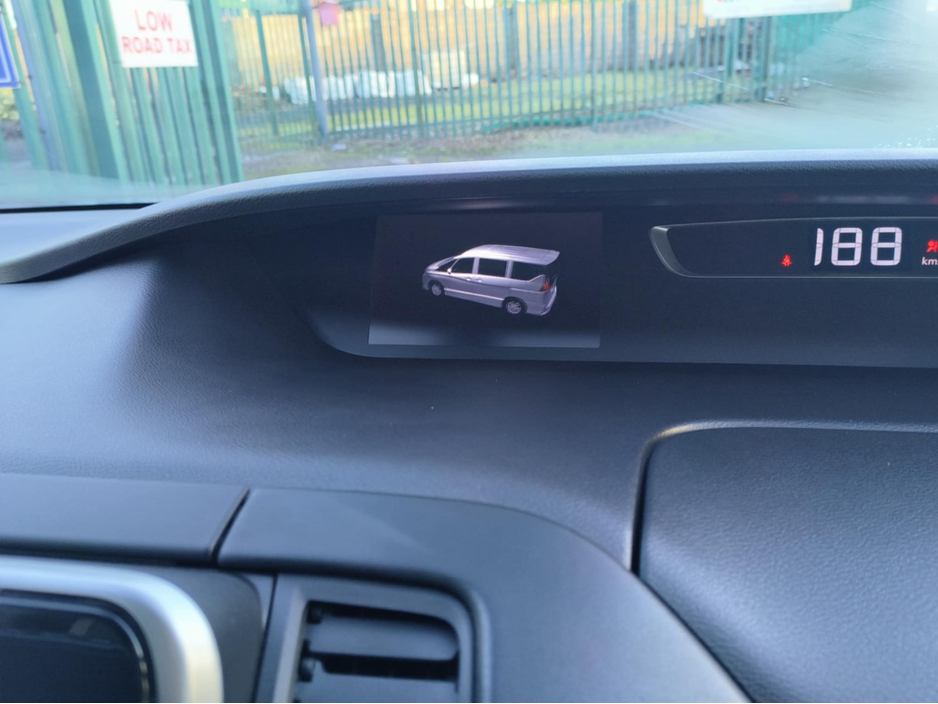 2017 Nissan Serena Highway Star V €19,950