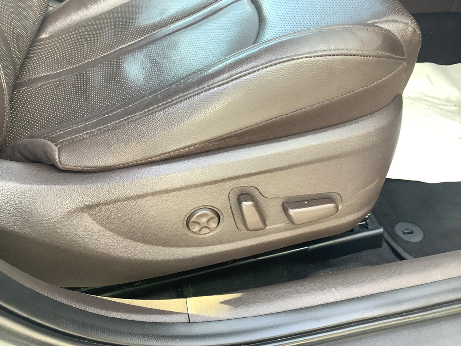 2019 Kia Optima - image 11