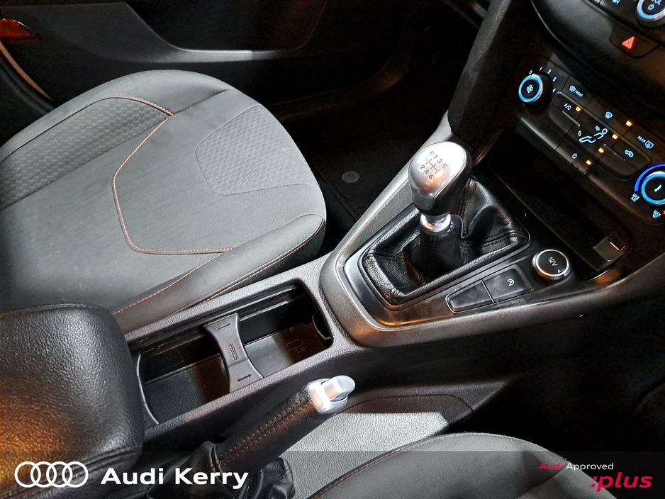 2018 Ford Focus - image 18