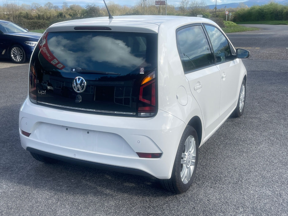 2018 Volkswagen up! - image 8