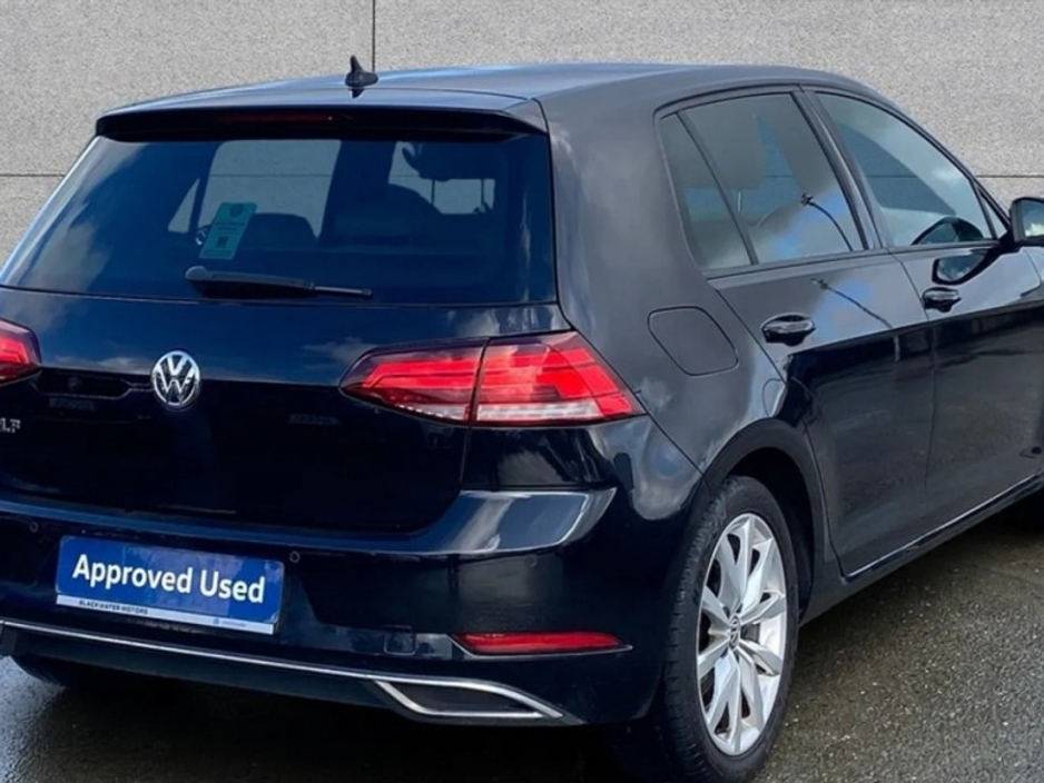 2019 Volkswagen Golf - image 5