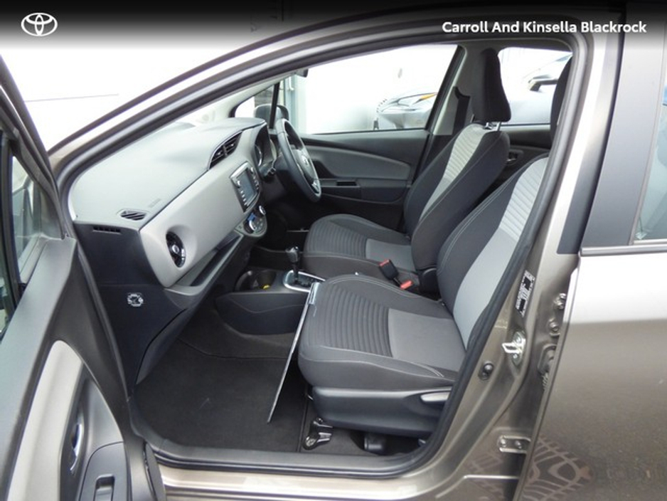 2018 Toyota Yaris Hybrid Luna €17,950