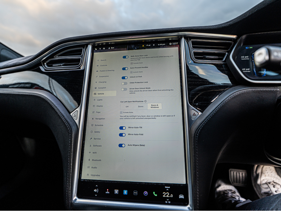 2017 Tesla Model S 2017 Tesla S 100D/MCU 2/Autopilot 3/1yr Warranty €26,888