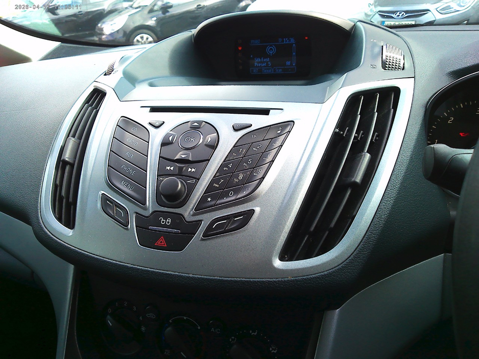 2013 Ford C-Max - image 3