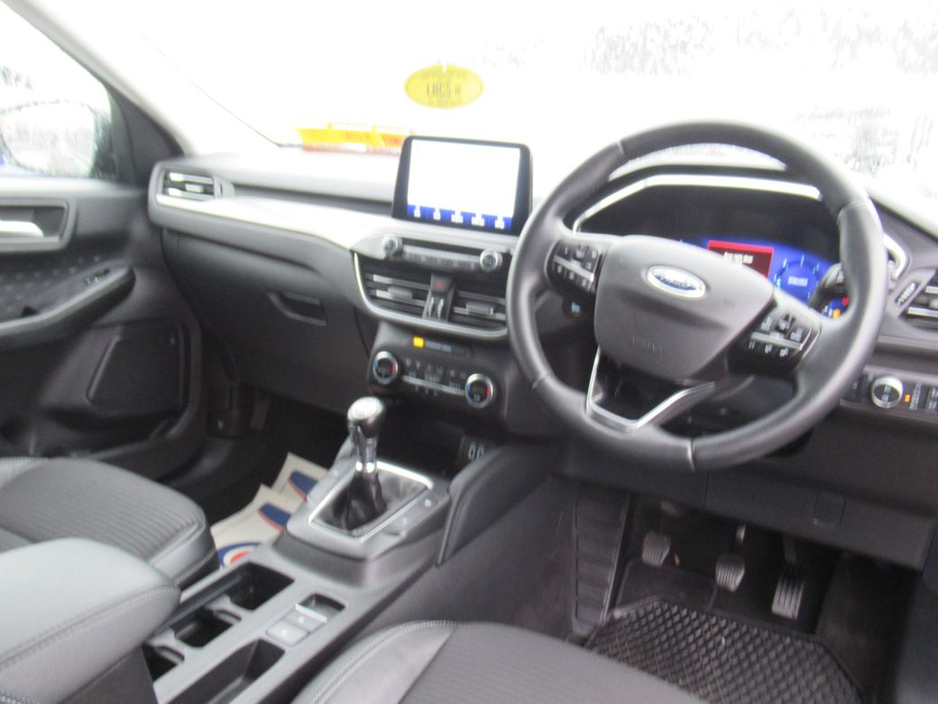 2021 Ford Kuga - image 7