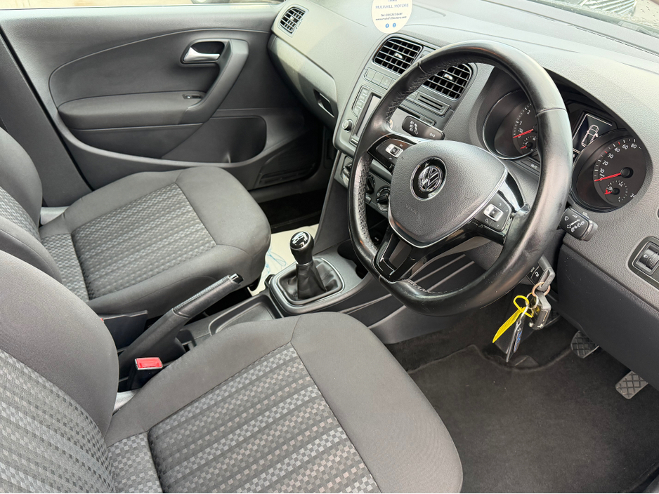 2017 Volkswagen Polo - image 11