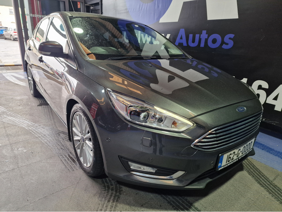 2016 Ford Focus - image 13