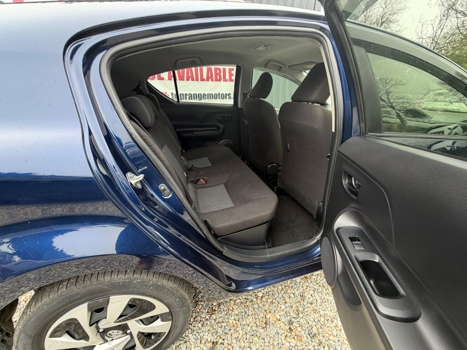 2019 Toyota Aqua - image 8