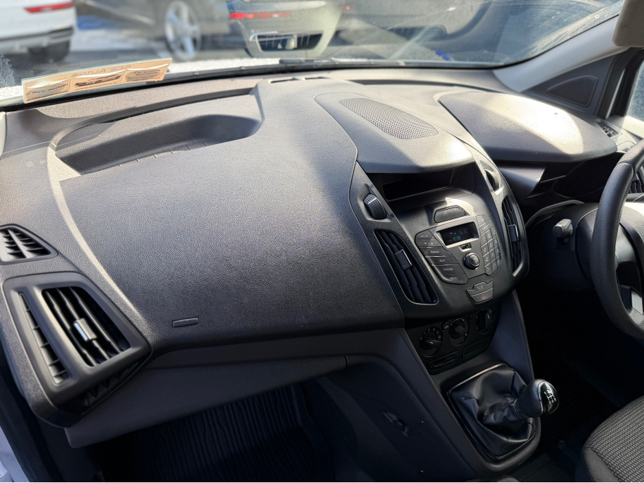 2018 Ford Transit Connect - image 43