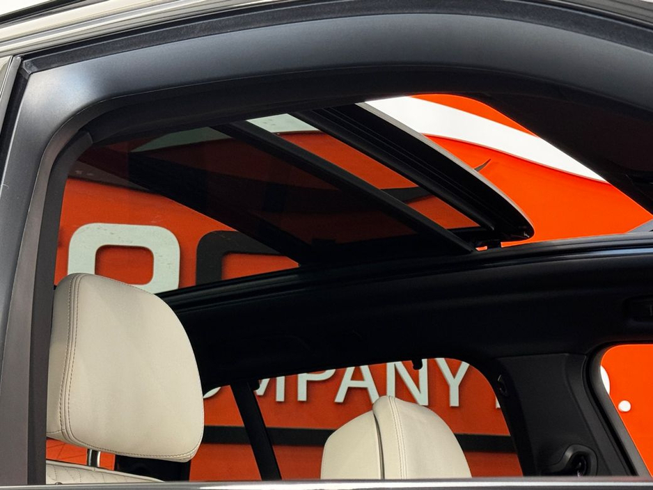 2025 BMW X5 - image 2