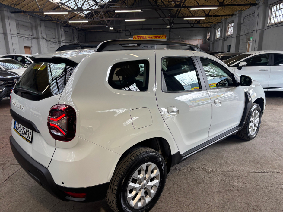 2023 Dacia Duster - image 3