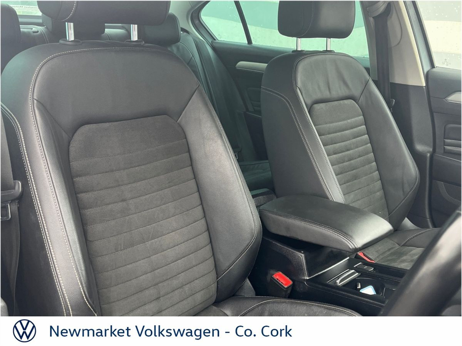 2021 Volkswagen Passat - image 27