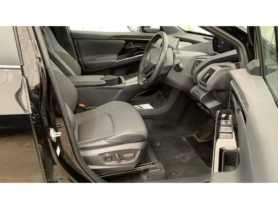 2024 Toyota bZ4X - image 4