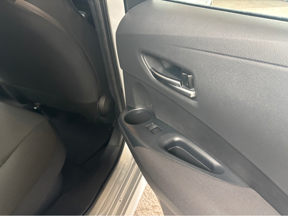 2021 Toyota Corolla - image 4