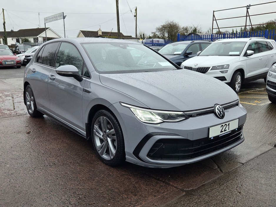 2021 Volkswagen Golf - image 2